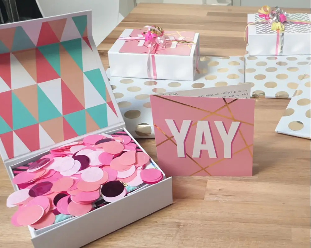 Perspakket met confetti en kaartjes